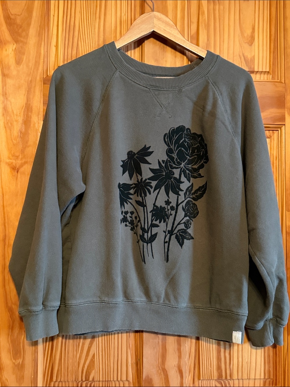 Women's Olive Green Floral Crewneck Sweatshirt